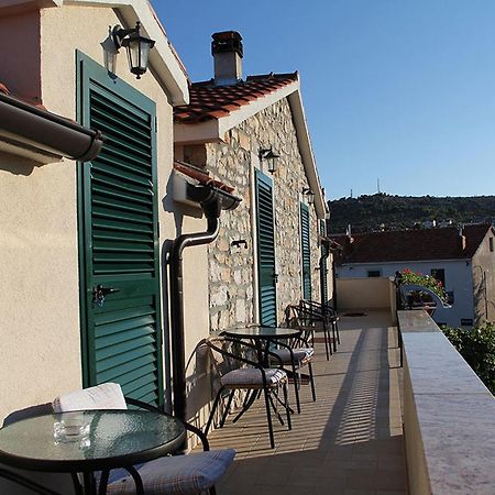 Guesthouse Davorka Bijelic 穆泰尔岛 外观 照片