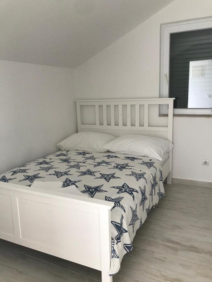 Guesthouse Davorka Bijelic 穆泰尔岛 外观 照片