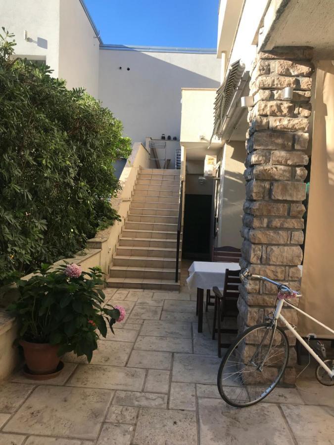 Guesthouse Davorka Bijelic 穆泰尔岛 外观 照片