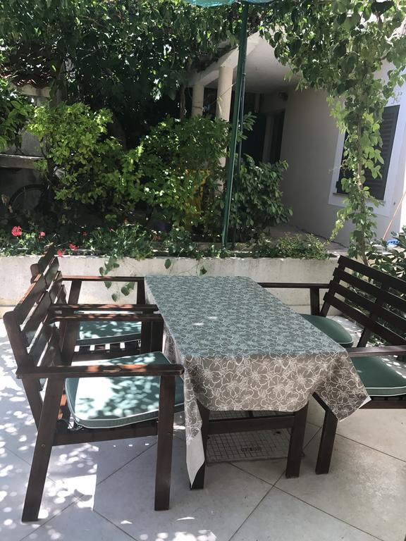 Guesthouse Davorka Bijelic 穆泰尔岛 外观 照片