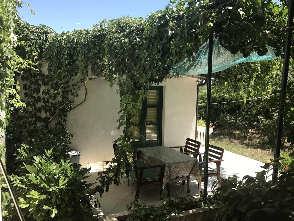 Guesthouse Davorka Bijelic 穆泰尔岛 外观 照片